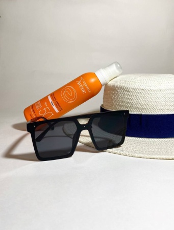 Очки солнцезащитные