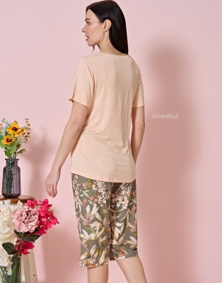 Домашний комплект с футболкой и капри