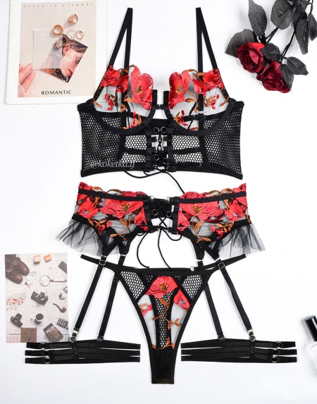 Цветочный комплект с поясом и гартерами