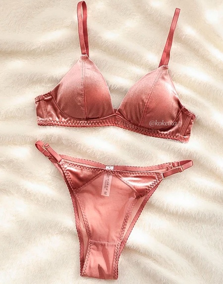 Бюстгальтер с трусиками бразилиана