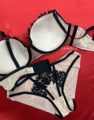 Бюстгальтер с трусиками слип