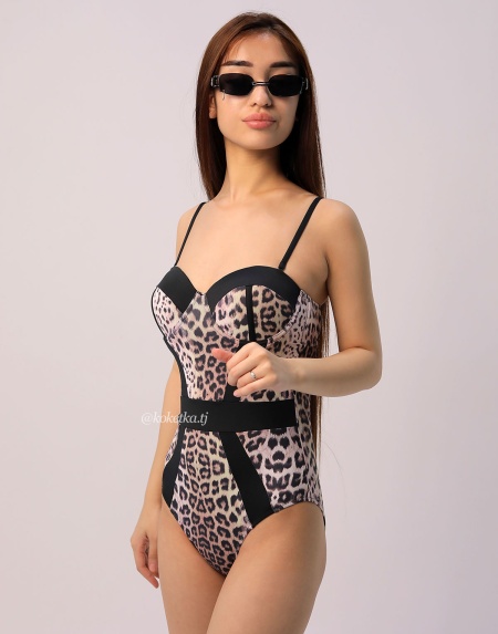 Слитный купальник