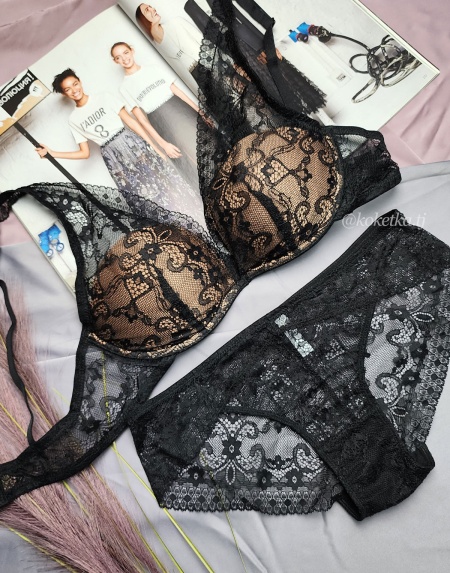 Бюстгальтер с трусиками