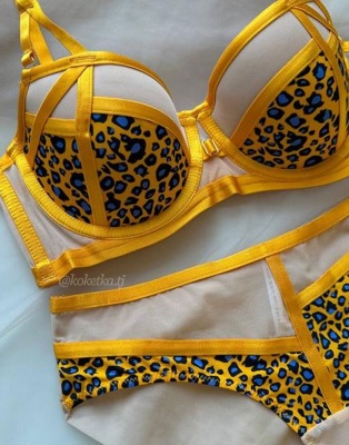 Бюстгальтер с трусиками