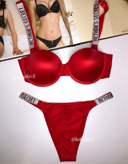 Бюстгальтер с трусиками под Victoria’s Secret