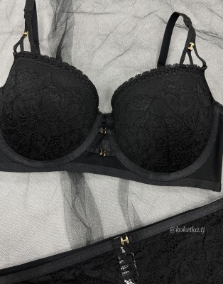 Бюстгальтер с трусиками (пуш-ап)