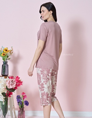 Домашний комплект с футболкой и капри