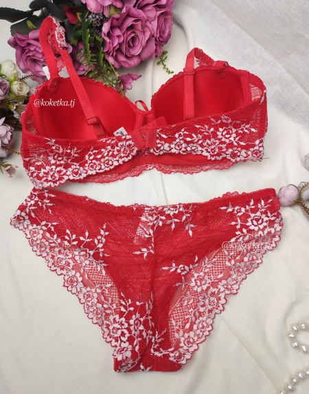 Бюстгальтер с трусиками