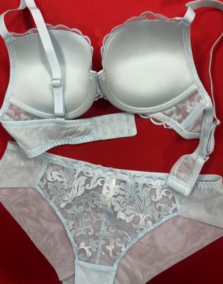 Бюстгальтер с трусиками (пуш-ап)