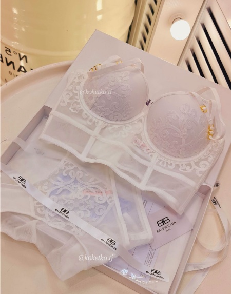 Бюстгальтер  корсет с трусиками (пуш-ап)