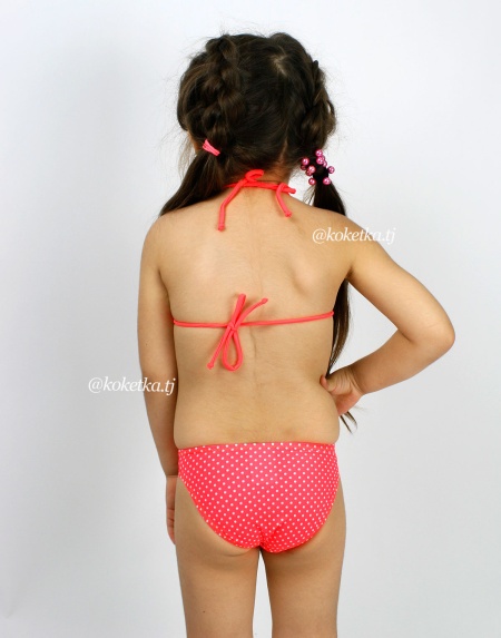 Яркий детский купальник в горошек