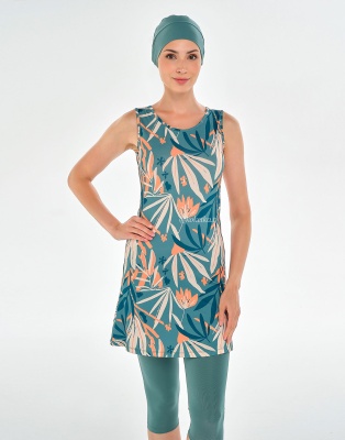 Модный купальник с короткими лосинами