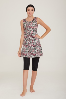 Модный купальник с короткими лосинами