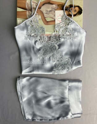 Атласный топ и шорты от Espuar