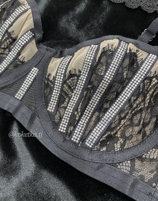 Бюстгальтер с трусиками со стразами