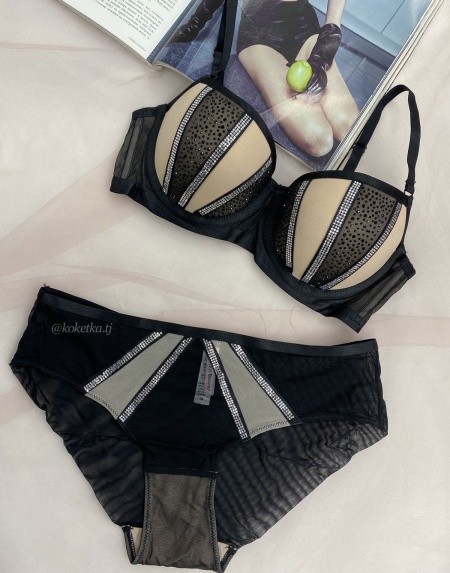 Бюстгальтер с трусиками (пуш-ап)