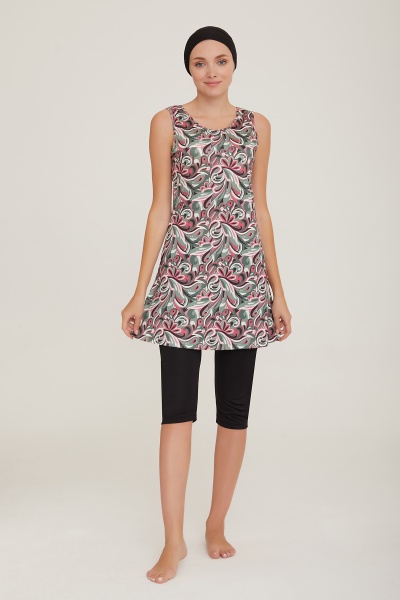 Модный купальник с короткими лосинами