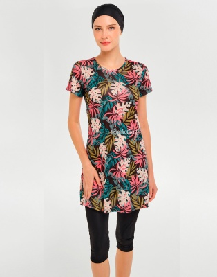 Модный купальник с короткими лосинами