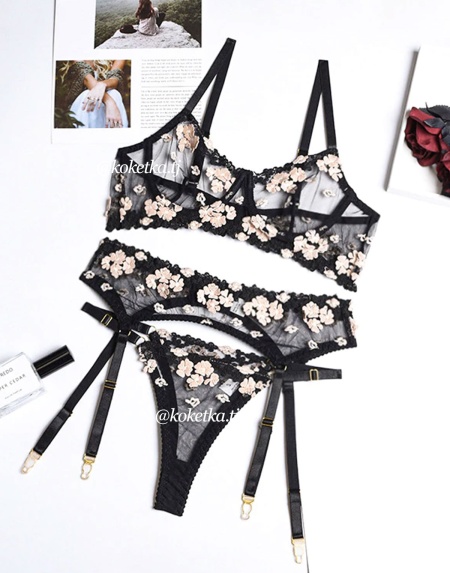 Комплект белья с поясом