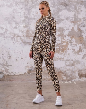 Спортивный комбинезон