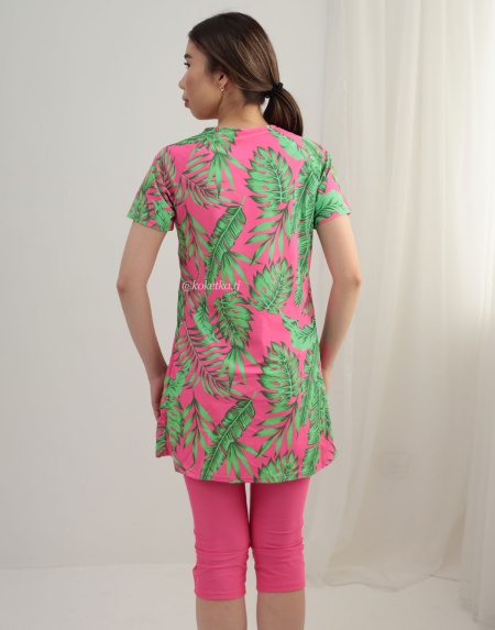 Модный купальник с короткими лосинами