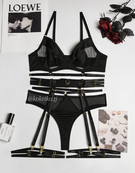 Бюстгальтер с трусиками и поясом