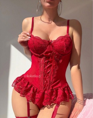 Платье с полуоткрытыми ягодицами 