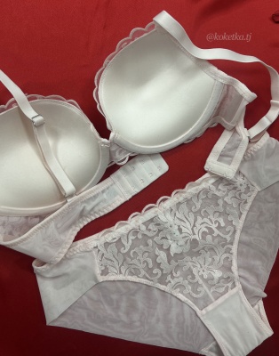 Бюстгальтер с трусиками (пуш-ап)