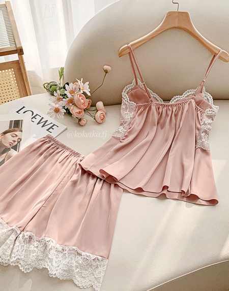 Нежный комплект из атласа