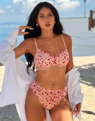 Бюстгальтер с трусиками бразилиана