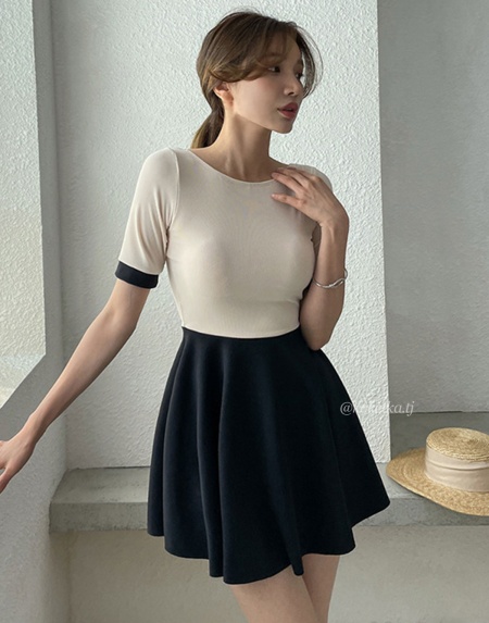 Купальник-платье с шортом 