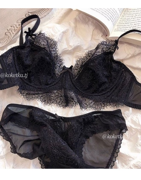Кружевной бюстгальтер с трусиками