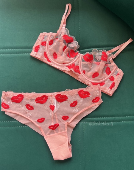 Бюстгальтер с трусиками бразилиана