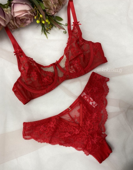 Бюстгальтер с трусиками бразилиана