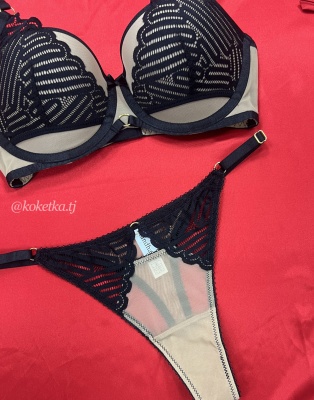 Бюстгальтер с трусиками (пуш-ап)