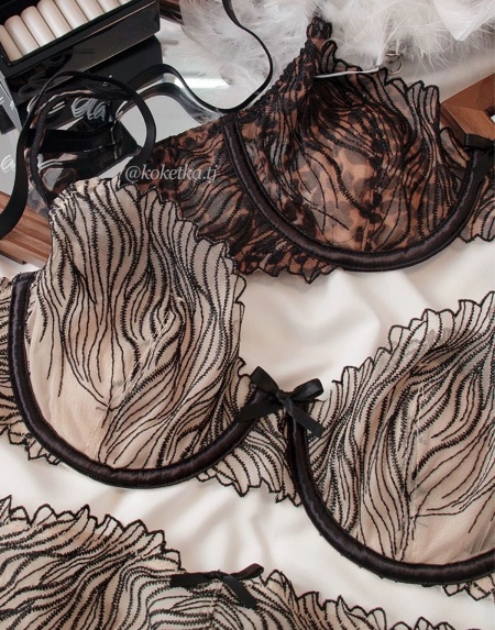 Бюстгальтер с трусиками слип