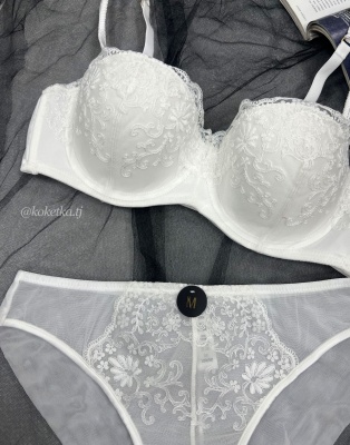 Бюстгальтер с трусиками слип