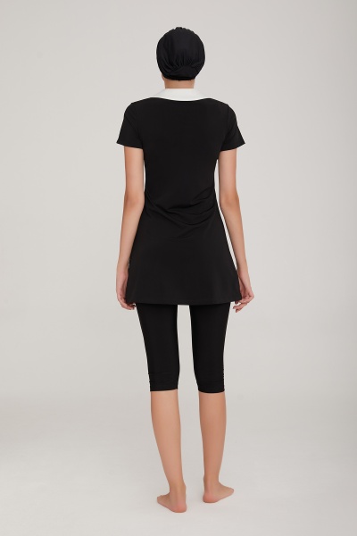 Модный купальник с короткими лосинами