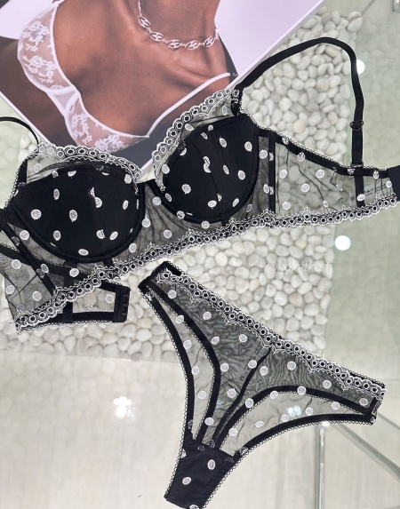 Бюстгальтер с трусиками