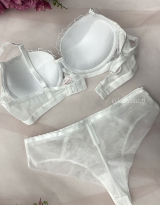 Бюстгальтер с трусиками (пуш-ап)