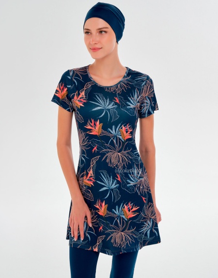 Модный купальник с короткими лосинами