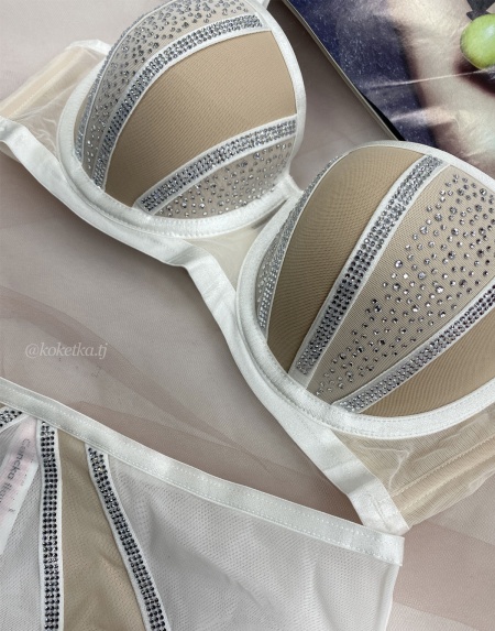 Бюстгальтер с трусиками (пуш-ап)