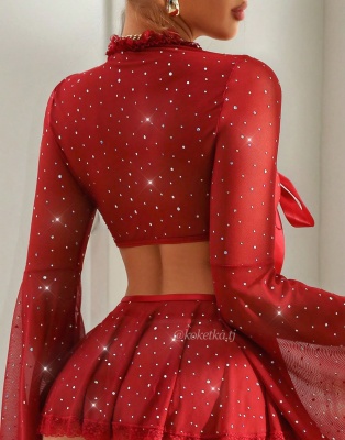 Элегантный комплект с блестками и кружевом