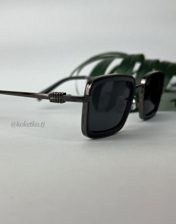 Очки солнцезащитные