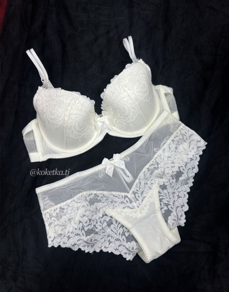 Бюстгальтер с трусиками слип