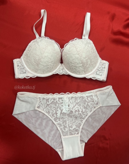 Бюстгальтер с трусиками (пуш-ап)