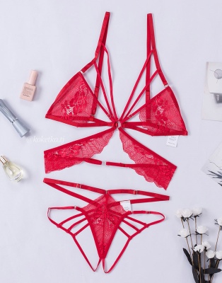 Соблазнительный комплект  со стрепами