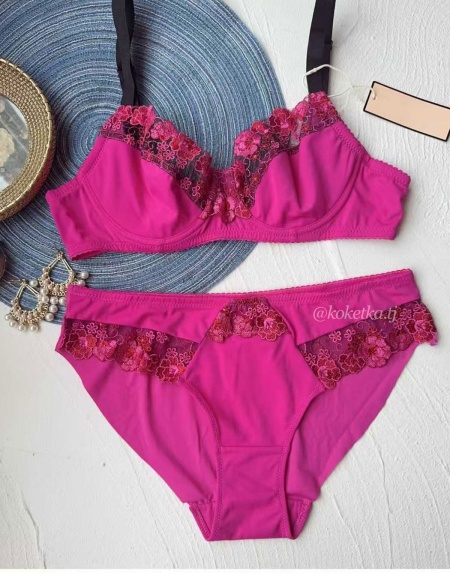 Бюстгальтер с трусиками слип