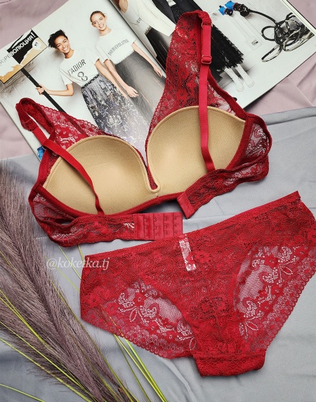 Бюстгальтер с трусиками