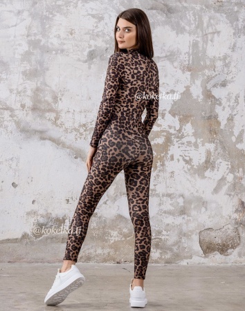 Спортивный комбинезон